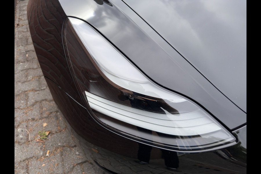 Tesla Model 3 Standard RWD Plus 60 kWh [3-Fase-11kW] {SoH-90%} (INCL-BTW) Aut. *PANO | AUTOPILOT | LEATHER | KEYLESS | FULL-LED | MEMORY-PACK | TOPVIEW | DAB | CARPLAY | DIGI-COCKPIT | LANE-ASSIST | HEATED- COMFORTSEATS | 19"ALU*