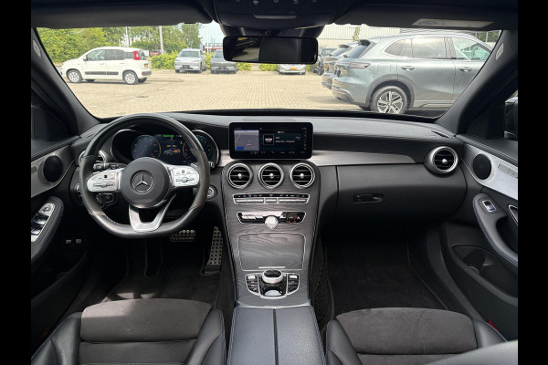 Mercedes-Benz C-Klasse Estate 300e T AMG Line | Plug-in Hybride | PHEV | Panoramadak |  Stoelverwarming | Achteruitrijcamera | Elektrisch verstelbare stoelen | Dealer onderhouden