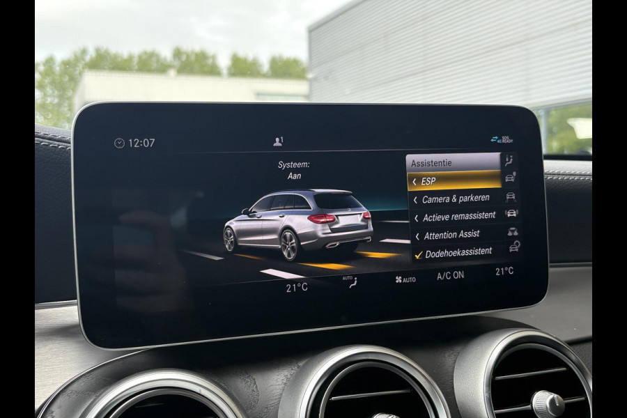 Mercedes-Benz C-Klasse Estate 300e T AMG Line | Plug-in Hybride | PHEV | Panoramadak |  Stoelverwarming | Achteruitrijcamera | Elektrisch verstelbare stoelen | Dealer onderhouden
