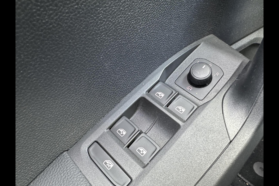 Seat Arona 1.0 TSI Style Business Intense | Achteruitrij Camera | Trekhaak | Addaptive CC | Climate | Carplay | Navi |