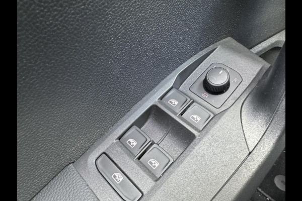 Seat Arona 1.0 TSI Style Business Intense | Achteruitrij Camera | Trekhaak | Addaptive CC | Climate | Carplay | Navi |