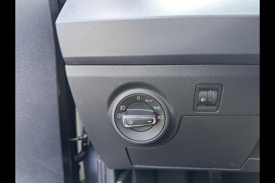 Seat Arona 1.0 TSI Style Business Intense | Achteruitrij Camera | Trekhaak | Addaptive CC | Climate | Carplay | Navi |