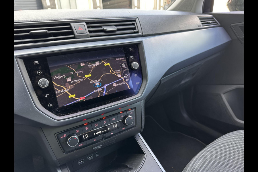 Seat Arona 1.0 TSI Style Business Intense | Achteruitrij Camera | Trekhaak | Addaptive CC | Climate | Carplay | Navi |