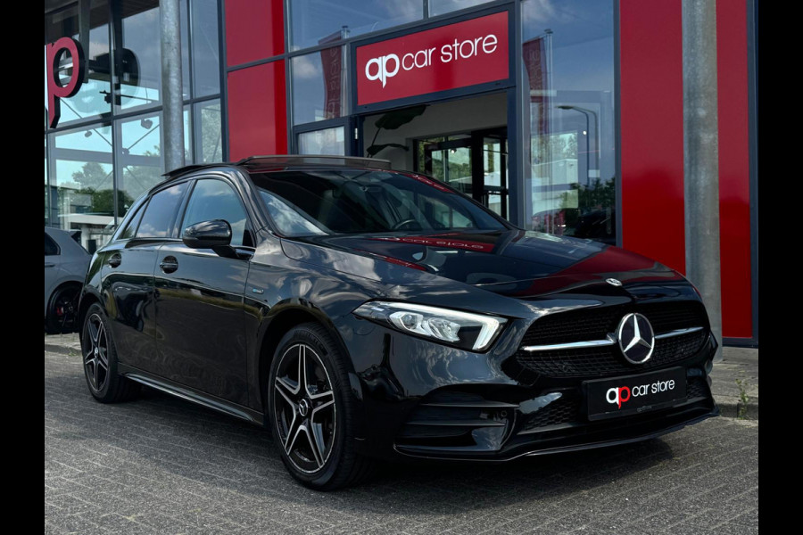 Mercedes-Benz A-Klasse 250 e AMG | Panorama | Ambient Lighting | Carplay | Camera | BTW |