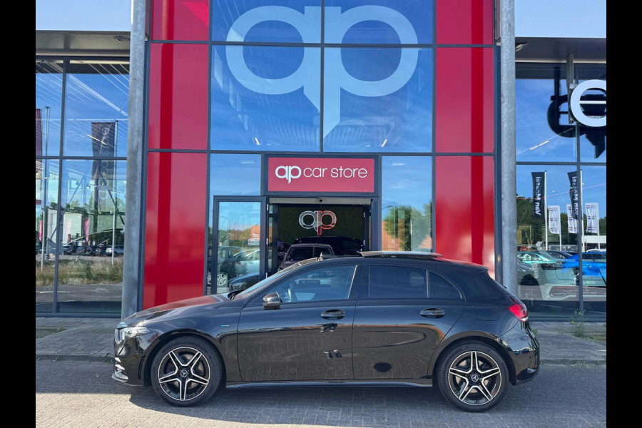 Mercedes-Benz A-Klasse 250 e AMG | Panorama | Ambient Lighting | Carplay | Camera | BTW |