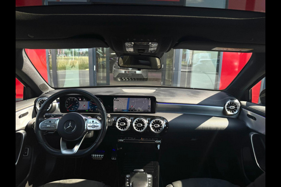 Mercedes-Benz A-Klasse 250 e AMG | Panorama | Ambient Lighting | Carplay | Camera | BTW |
