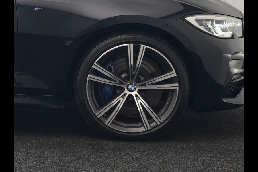 BMW 3 Serie Touring 330e M Sport PHEV 293pk Dealer O.H. | Trekhaak Af Fabriek | Adaptive Cruise | Head Up | 360 Camera | Adaptief Onderstel | Alcantara Sportstoelen & Stuur Verwarmd | Laser LED | Sfeerverlichting | Keyless | Blis | Apple Carplay | Plug In Hybrid |