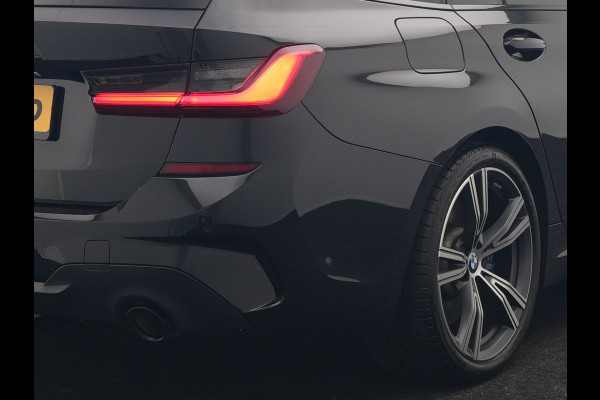 BMW 3 Serie Touring 330e M Sport PHEV 293pk Dealer O.H. | Trekhaak Af Fabriek | Adaptive Cruise | Head Up | 360 Camera | Adaptief Onderstel | Alcantara Sportstoelen & Stuur Verwarmd | Laser LED | Sfeerverlichting | Keyless | Blis | Apple Carplay | Plug In Hybrid |