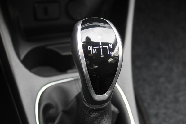 Opel Corsa 1.4 Edition , 5 deurs , 90pk , Automaat Airco, Cruise control , Navigatie , Bluetooth Parkeersensoren achter , LED dagrijverlichting
