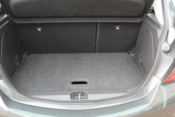 Opel Corsa 1.4 Edition , 5 deurs , 90pk , Automaat Airco, Cruise control , Navigatie , Bluetooth Parkeersensoren achter , LED dagrijverlichting