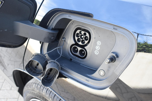 Volvo EX30 272PK Single Motor Extended Range Plus 69 kWh / Adaptive Cruise control / Climate Pack / Achteruitrijcamera / Elektrische achterklep / Harman Kardon / Parkeersensoren V+A
