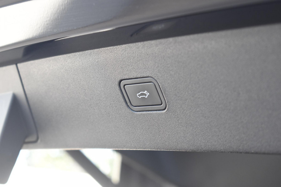 Volvo EX30 272PK Single Motor Extended Range Plus 69 kWh / Adaptive Cruise control / Climate Pack / Achteruitrijcamera / Elektrische achterklep / Harman Kardon / Parkeersensoren V+A