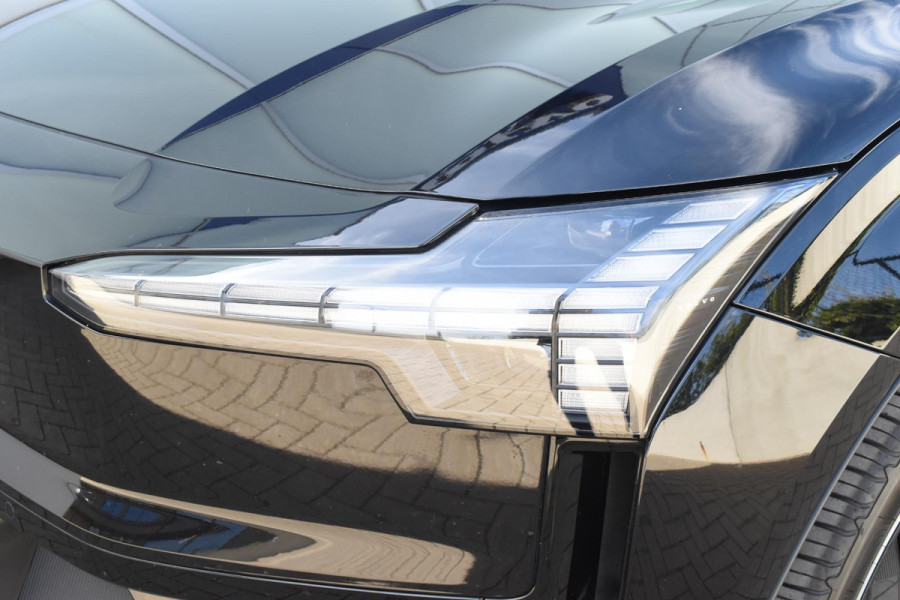 Volvo EX30 272PK Single Motor Extended Range Plus 69 kWh / Adaptive Cruise control / Climate Pack / Achteruitrijcamera / Elektrische achterklep / Harman Kardon / Parkeersensoren V+A