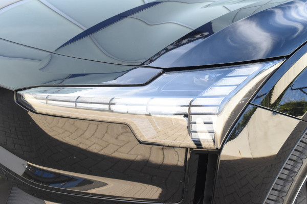 Volvo EX30 272PK Single Motor Extended Range Plus 69 kWh / Adaptive Cruise control / Climate Pack / Achteruitrijcamera / Elektrische achterklep / Harman Kardon / Parkeersensoren V+A