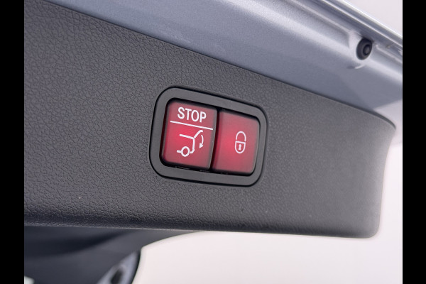 Mercedes-Benz E-Klasse Estate 300 e AMG line | Pano Ventilatie Hyperscreen Trekhaak