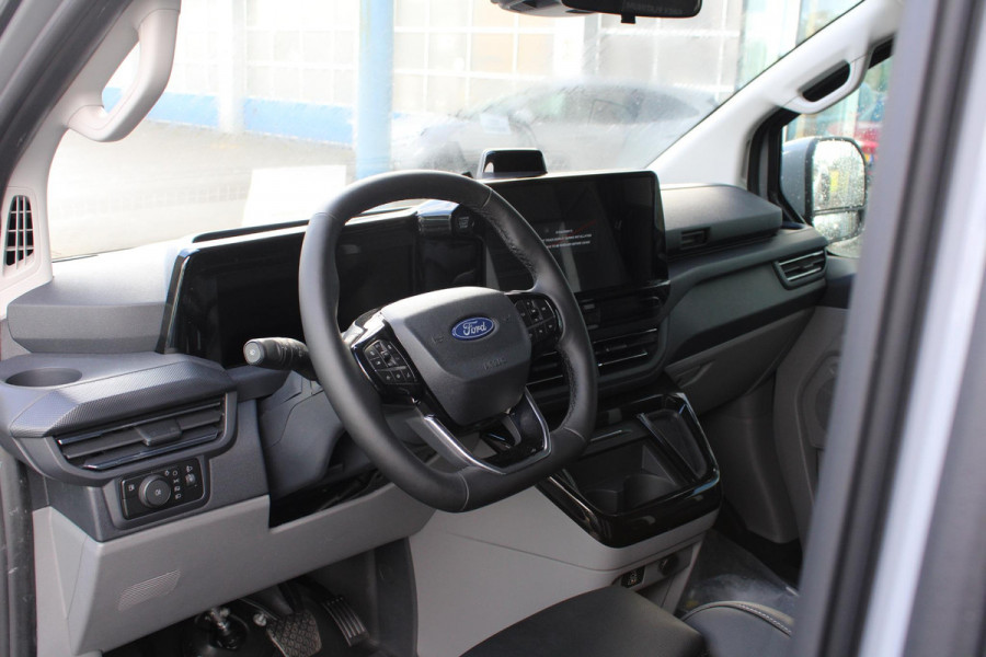 Ford Transit Custom 320 2.5 PHEV L2H1 Grey Platinum DC | Ruime Voorraad! | Dubbele Cabine Of Gesloten Bestel | Rijklaar | Ford Voorraad | Dubbele zijschuifdeur | Dual-zone automatische airconditioning | Privacy glass | Groot middenconsole | Trekhaakvoorbereiding | Centrale dubbele vergrendeling | Driver Assistent Pack Ultimate | Verwarmbaar stuurwiel | 2 AGM accus | PHEV 1-fase oplaadkabel 10m | Vehicle Integration System