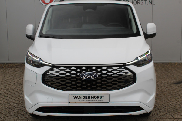 Ford E-Transit Custom ELEKTRISCH 320 L2H1 Limited 65 kWh 218 pk Meerprijs 17" lichtmetalen wielen €. 1.500,- Autm. airco, stoel-, spiegel- en voorraamverw., camera, trekhaak, cruise cntrl, navigatie by Apple Carplay/ Android auto, telefoonvoorb., LED verl. etc.