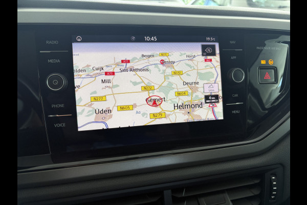 Volkswagen Polo 1.0 TSI Comfortline Airco - Navigatie - Cruise control - Bluetooth - Licht metalen velgen 17 inch - Elektrische ramen - Mistlampen - Radio - Stuur multifunctioneel - - Start/stop systeem - Led verlichting