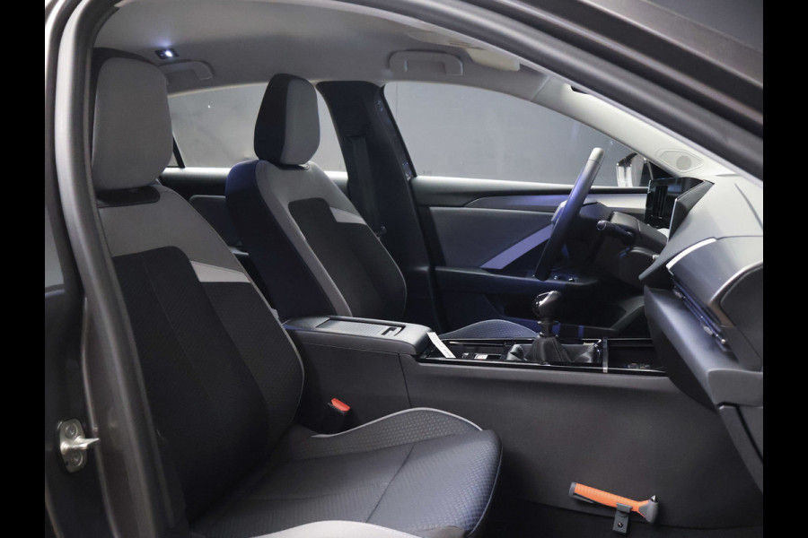 Opel Astra 1.2 Edition Sport (APPLE CARPLAY,NAVI,DIGITAL COCKPIT,PDC,CLIMATE,CRUISE,LED,SPORTSTOELEN,LM VELGEN,NETTE STAAT)