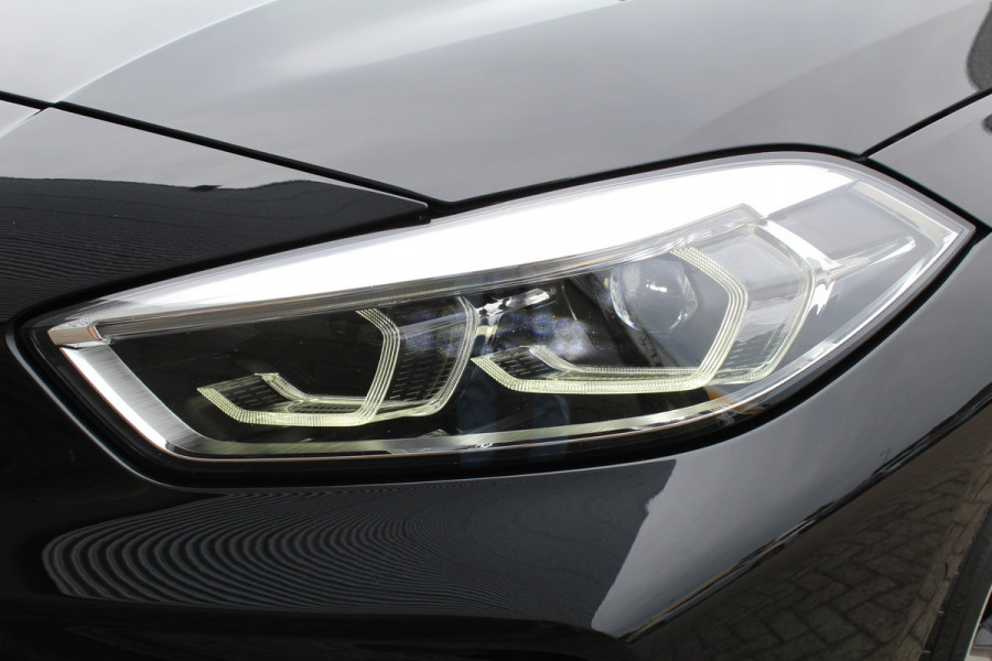 BMW 1-serie 118i Business Edition | M-Sport | Origin NL | Camera | Trekhaak | Navigatie