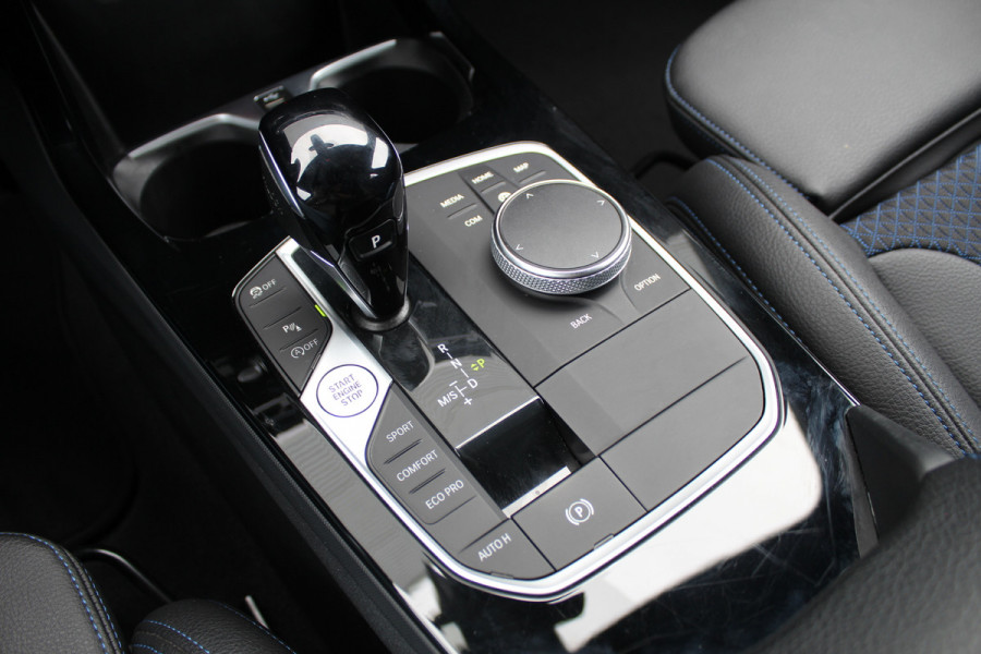 BMW 1-serie 118i Business Edition | M-Sport | Origin NL | Camera | Trekhaak | Navigatie