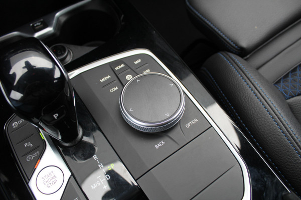 BMW 1-serie 118i Business Edition | M-Sport | Origin NL | Camera | Trekhaak | Navigatie