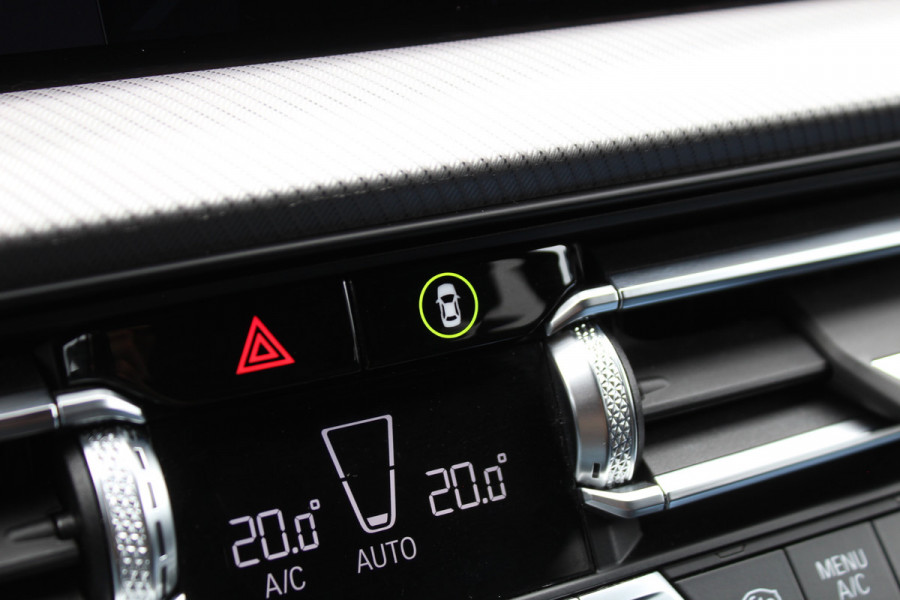 BMW 1-serie 118i Business Edition | M-Sport | Origin NL | Camera | Trekhaak | Navigatie
