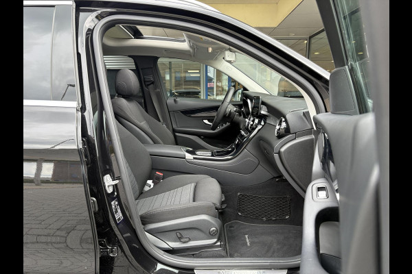 Mercedes-Benz GLC 300e 4MATIC 320pk | Plug-in Hybride | PHEV | Panoramadak | Achteruitrijcamera | Adaptive cruise control