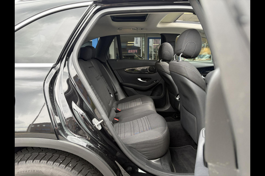 Mercedes-Benz GLC 300e 4MATIC 320pk | Plug-in Hybride | PHEV | Panoramadak | Achteruitrijcamera | Adaptive cruise control