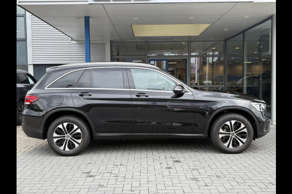 Mercedes-Benz GLC 300e 4MATIC 320pk | Plug-in Hybride | PHEV | Panoramadak | Achteruitrijcamera | Adaptive cruise control