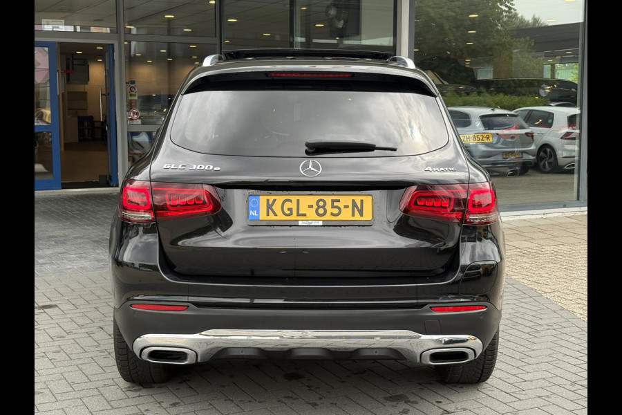 Mercedes-Benz GLC 300e 4MATIC 320pk | Plug-in Hybride | PHEV | Panoramadak | Achteruitrijcamera | Adaptive cruise control