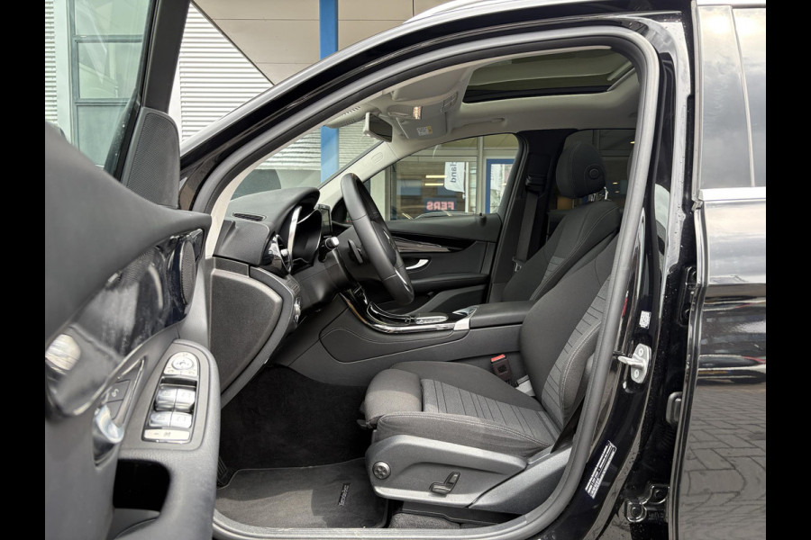 Mercedes-Benz GLC 300e 4MATIC 320pk | Plug-in Hybride | PHEV | Panoramadak | Achteruitrijcamera | Adaptive cruise control