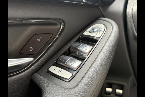 Mercedes-Benz GLC 300e 4MATIC 320pk | Plug-in Hybride | PHEV | Panoramadak | Achteruitrijcamera | Adaptive cruise control