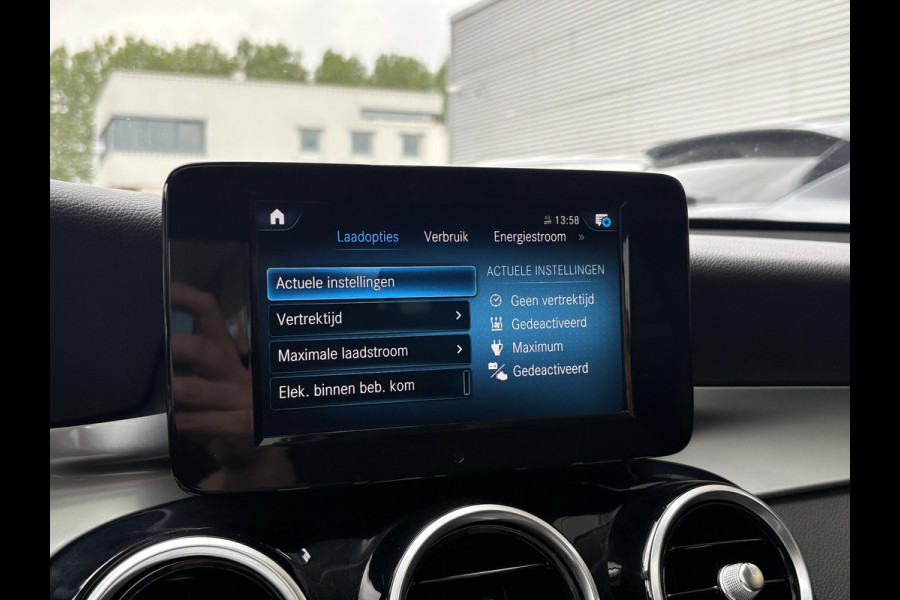 Mercedes-Benz GLC 300e 4MATIC 320pk | Plug-in Hybride | PHEV | Panoramadak | Achteruitrijcamera | Adaptive cruise control