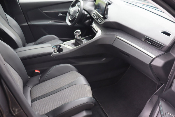 Peugeot 5008 1.2 PureTech Blue Lease Allure org.NL trekhaak camera's el.klep stoel.verw Carplay LED