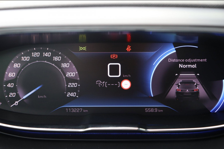 Peugeot 5008 1.2 PureTech Blue Lease Allure org.NL trekhaak camera's el.klep stoel.verw Carplay LED