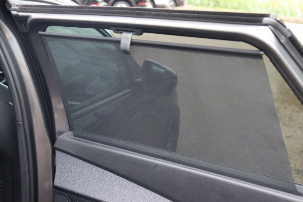 Peugeot 5008 1.2 PureTech Blue Lease Allure org.NL trekhaak camera's el.klep stoel.verw Carplay LED