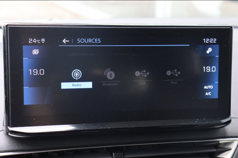 Peugeot 5008 1.2 PureTech Blue Lease Allure org.NL trekhaak camera's el.klep stoel.verw Carplay LED