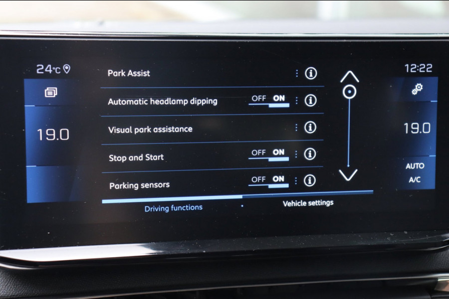 Peugeot 5008 1.2 PureTech Blue Lease Allure org.NL trekhaak camera's el.klep stoel.verw Carplay LED