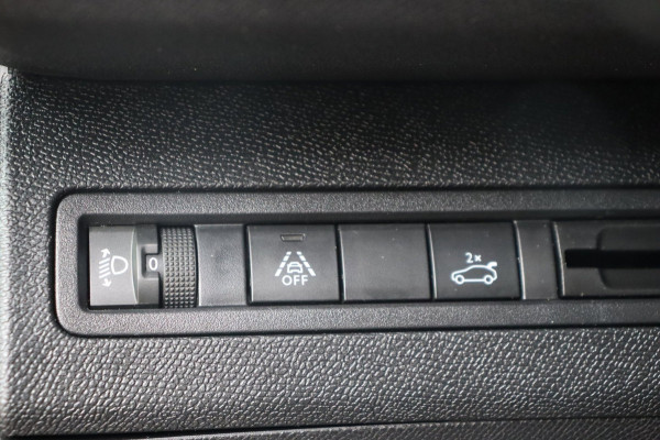Peugeot 5008 1.2 PureTech Blue Lease Allure org.NL trekhaak camera's el.klep stoel.verw Carplay LED