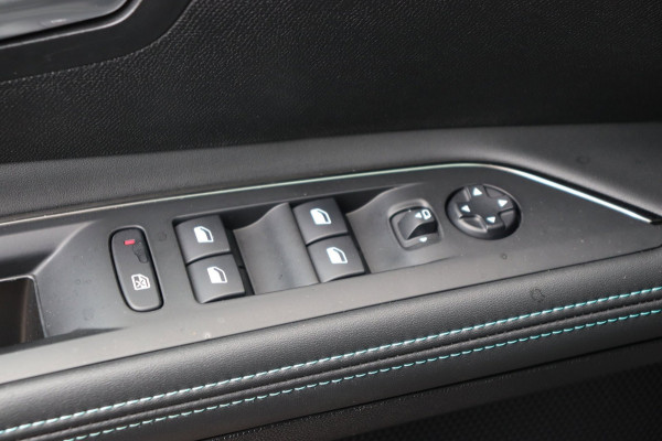 Peugeot 5008 1.2 PureTech Blue Lease Allure org.NL trekhaak camera's el.klep stoel.verw Carplay LED