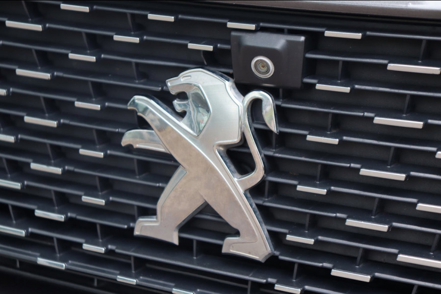 Peugeot 5008 1.2 PureTech Blue Lease Allure org.NL trekhaak camera's el.klep stoel.verw Carplay LED