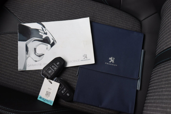 Peugeot 5008 1.2 PureTech Blue Lease Allure org.NL trekhaak camera's el.klep stoel.verw Carplay LED