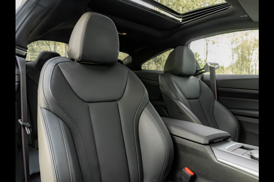 BMW 4 Serie Coupé 420i - M-Sport Pro - Dak - 19 inch - Laser Achterlichten - Hifi