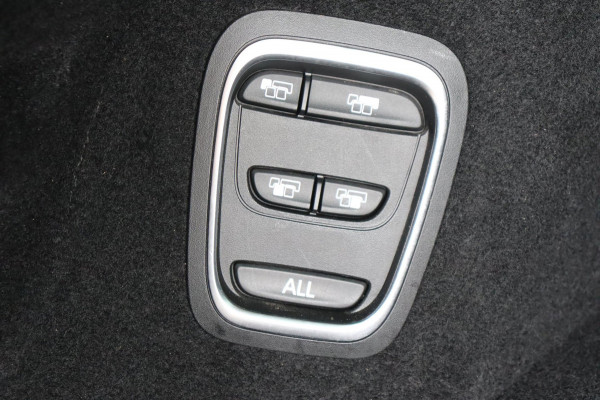 Renault Grand Scénic 1.3 TCe Intens 7p. Black Edtion trekhaak Bose stoel.verw Camera