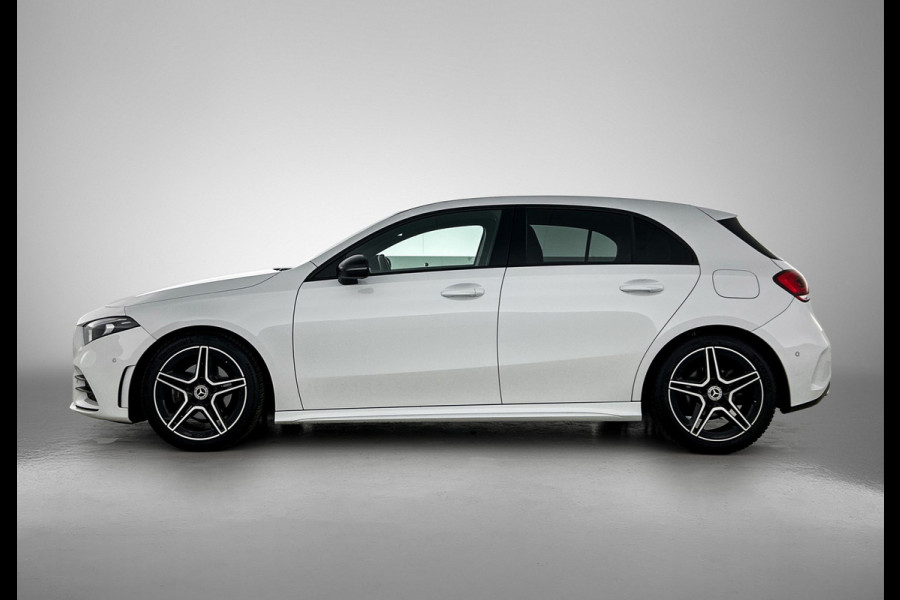 Mercedes-Benz A-Klasse 180 Business Solution AMG Lichtmetalen velgen | Navigatie | MBUX wide screen | Parking support | Inclusief 24 maanden MB Certified garantie voor Europa.