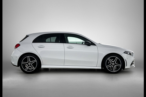 Mercedes-Benz A-Klasse 180 Business Solution AMG Lichtmetalen velgen | Navigatie | MBUX wide screen | Parking support | Inclusief 24 maanden MB Certified garantie voor Europa.