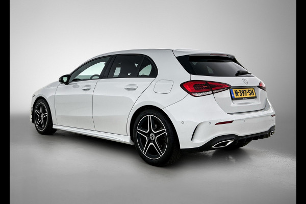 Mercedes-Benz A-Klasse 180 Business Solution AMG Lichtmetalen velgen | Navigatie | MBUX wide screen | Parking support | Inclusief 24 maanden MB Certified garantie voor Europa.