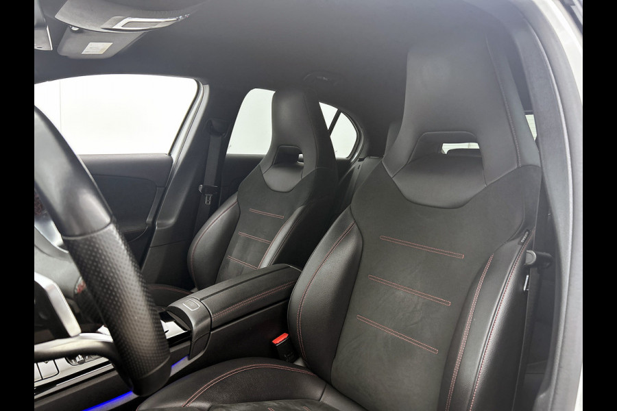 Mercedes-Benz A-Klasse 180 Business Solution AMG Lichtmetalen velgen | Navigatie | MBUX wide screen | Parking support | Inclusief 24 maanden MB Certified garantie voor Europa.