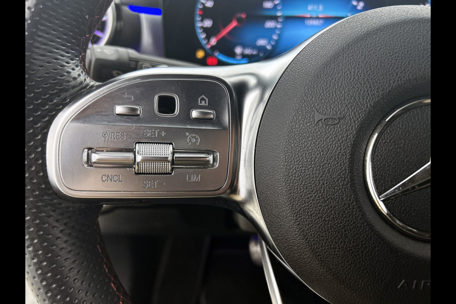Mercedes-Benz A-Klasse 180 Business Solution AMG Lichtmetalen velgen | Navigatie | MBUX wide screen | Parking support | Inclusief 24 maanden MB Certified garantie voor Europa.